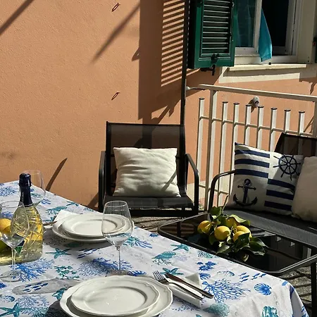 Апартаменты Chiaraluce Mare With Terrace Near Beaches Монтероссо-аль-Маре